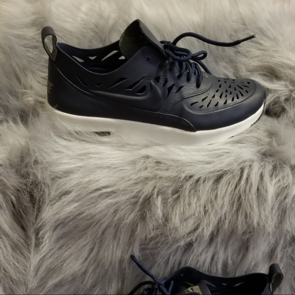 NIke Air Max Thena Women 8